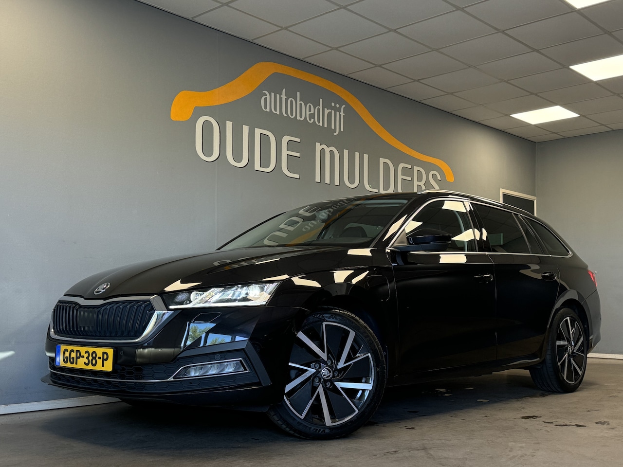 Skoda Octavia Combi - 1.4 TSI iV Camera/Stoelverwarming/HeadUpDisplay - AutoWereld.nl