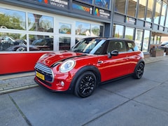 MINI Cooper - 1.5 136pk Camera, Gr.Navi, Head up, Leder sportint