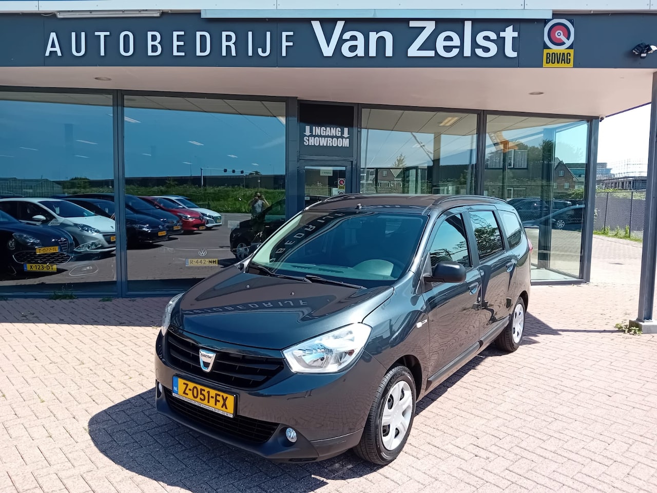 Dacia Lodgy - 1.2 Tce Ambiance 7p. 1.2 TCe Ambiance 7p., Multimedia systeem, Bluetooth telefoonverbinding, Elektrische ramen, - AutoWereld.nl