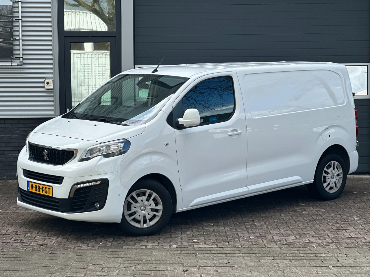 Peugeot Expert - STAND/360/AUT/3 ZITS - AutoWereld.nl