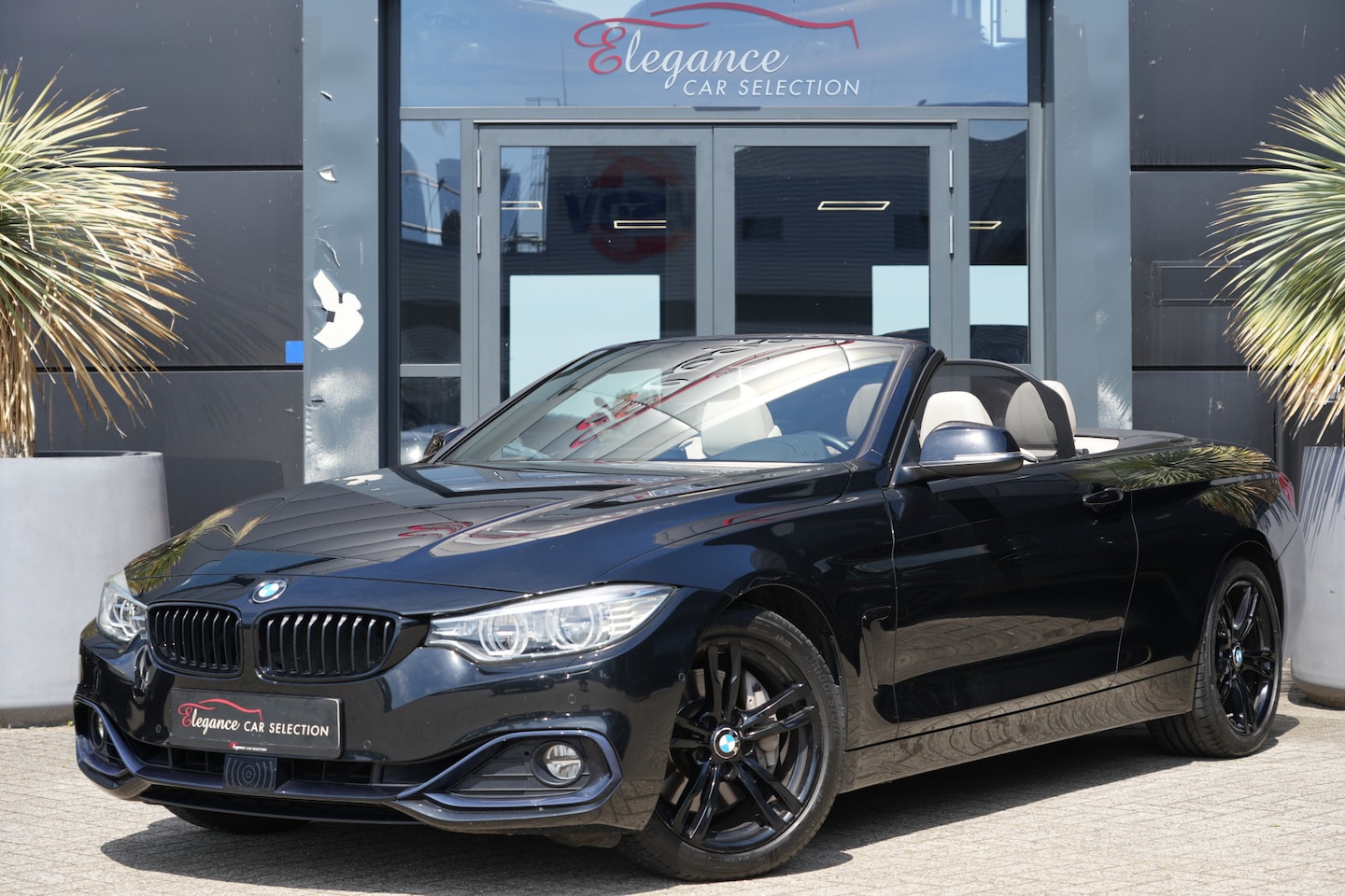 BMW 4-serie Cabrio - 440i Sportline High Executive 327pk Navigatie/Stoelverwarming/Camera - AutoWereld.nl