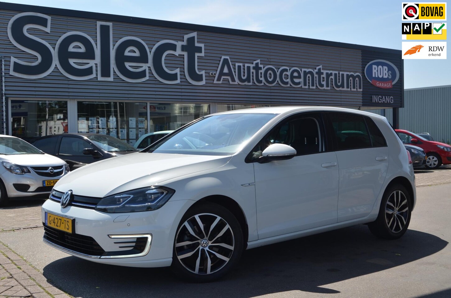 Volkswagen e-Golf - E-DITION|SUBSIDIE MOGELIJK|WARMTEPOMP|VIRTUAL|17"|STOELVERW.|LED|CARPLAY|NAVI|CRUISE|1E EI - AutoWereld.nl