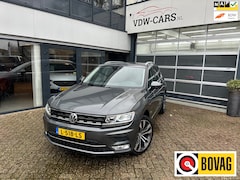 Volkswagen Tiguan - 2.0 TSI 4Motion Highline | Pano | Virtual | 4M