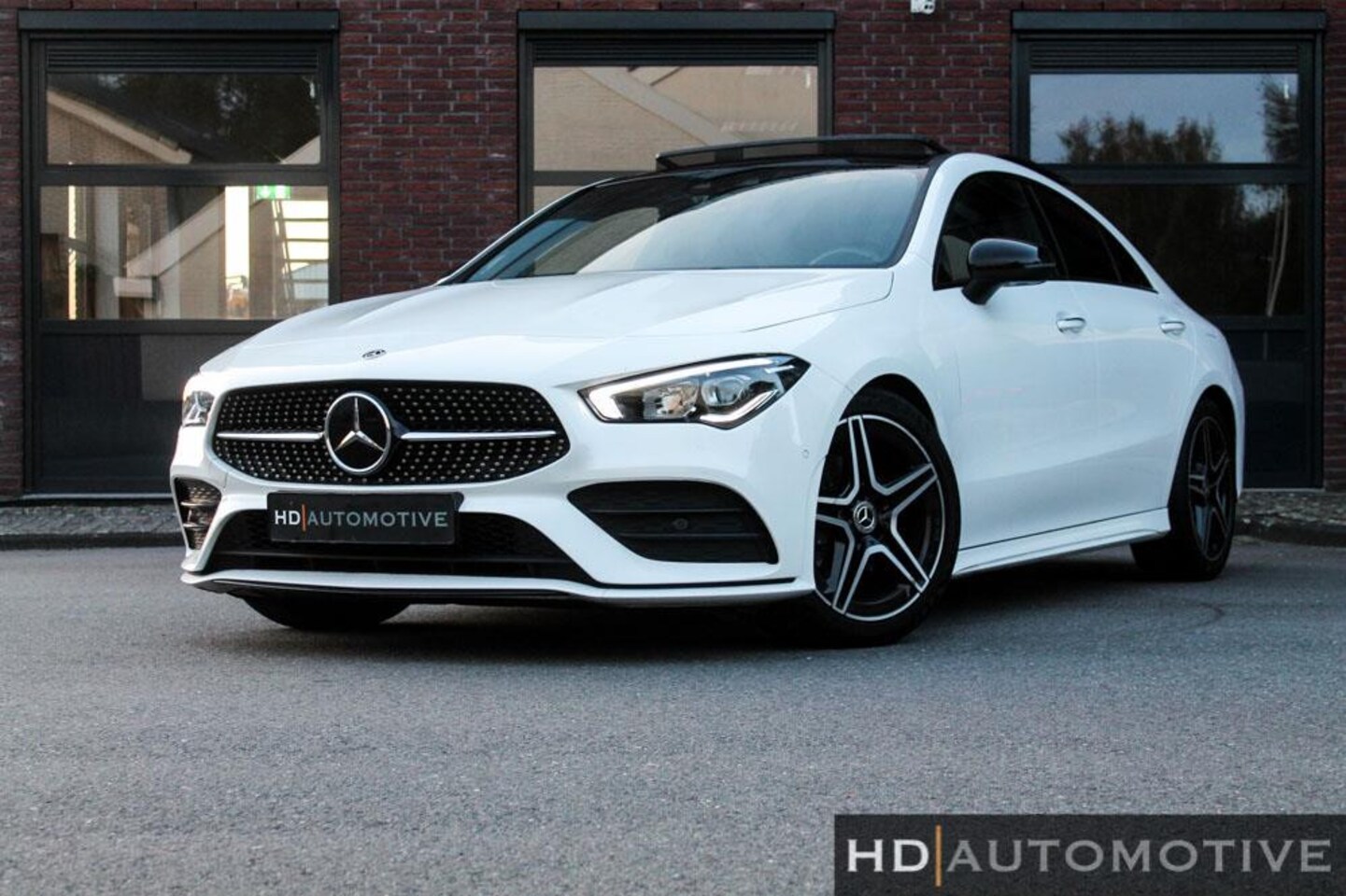 Mercedes-Benz CLA-Klasse - 180 d PANO SFEER FULL AMG NIGHT NAP! - AutoWereld.nl