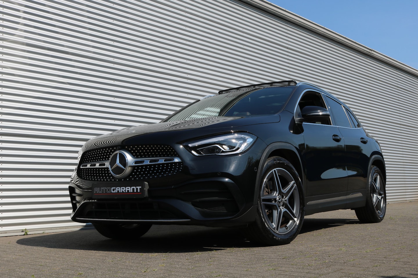 Mercedes-Benz GLA-Klasse - 250 4MATIC AMG Line 250 4MATIC AMG Line (Panoramadak Sportleder Widescreen Camera M-Bux Full-Led 19InchAMG Pri - AutoWereld.nl