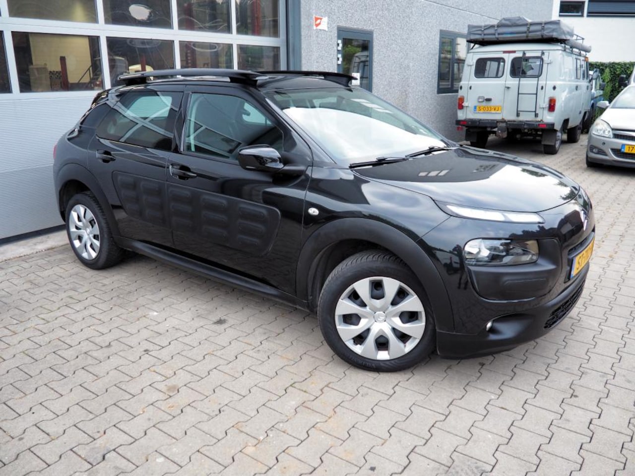 Citroën C4 Cactus - 1.2 PureTech Feel CLIMA CRUISE NAVI PARKEER S. - AutoWereld.nl