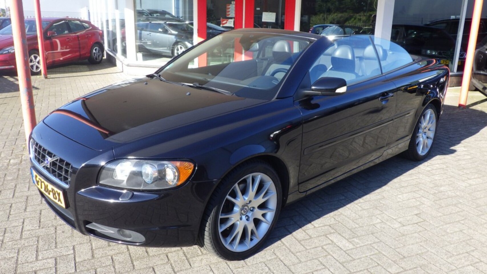 Volvo C70 - 2.4 140PK Momentum Xenon/Cruise-controle/Nieuwe APK - AutoWereld.nl