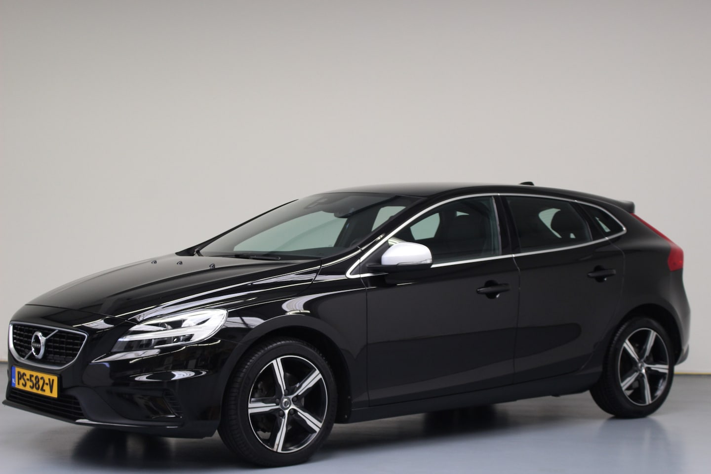 Volvo V40 - T4 190pk Business Sport | Rijklaarprijs | - AutoWereld.nl