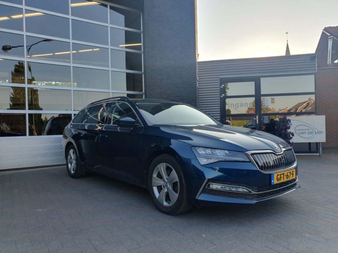 Skoda Superb Combi - 1.4 TSI iV Business Edition 1.4 TSI iV Business Edition - AutoWereld.nl