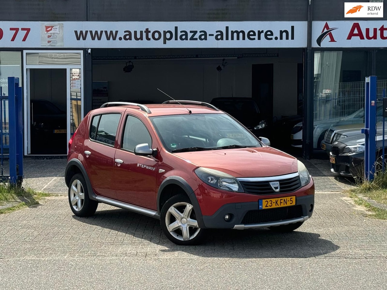 Dacia Sandero Stepway - 1.6 Airco Elek.Pakket Radio/CD - AutoWereld.nl