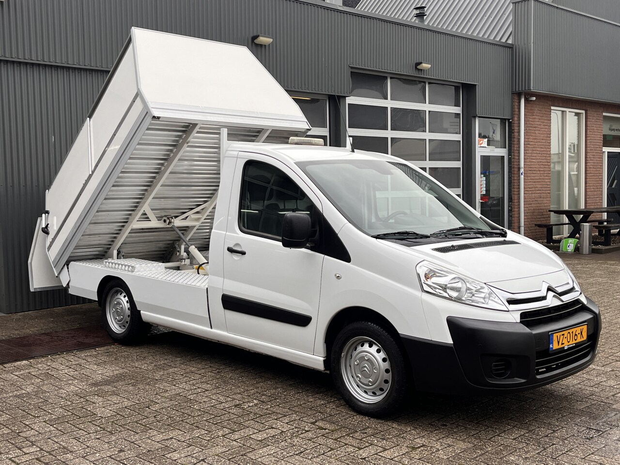 Citroën Jumpy - 12 2.0 HDI 128pk Veegvuil kipper Vuilniswagen met Trekhaak 1930kg 1e eigenaar Parkeersenso - AutoWereld.nl