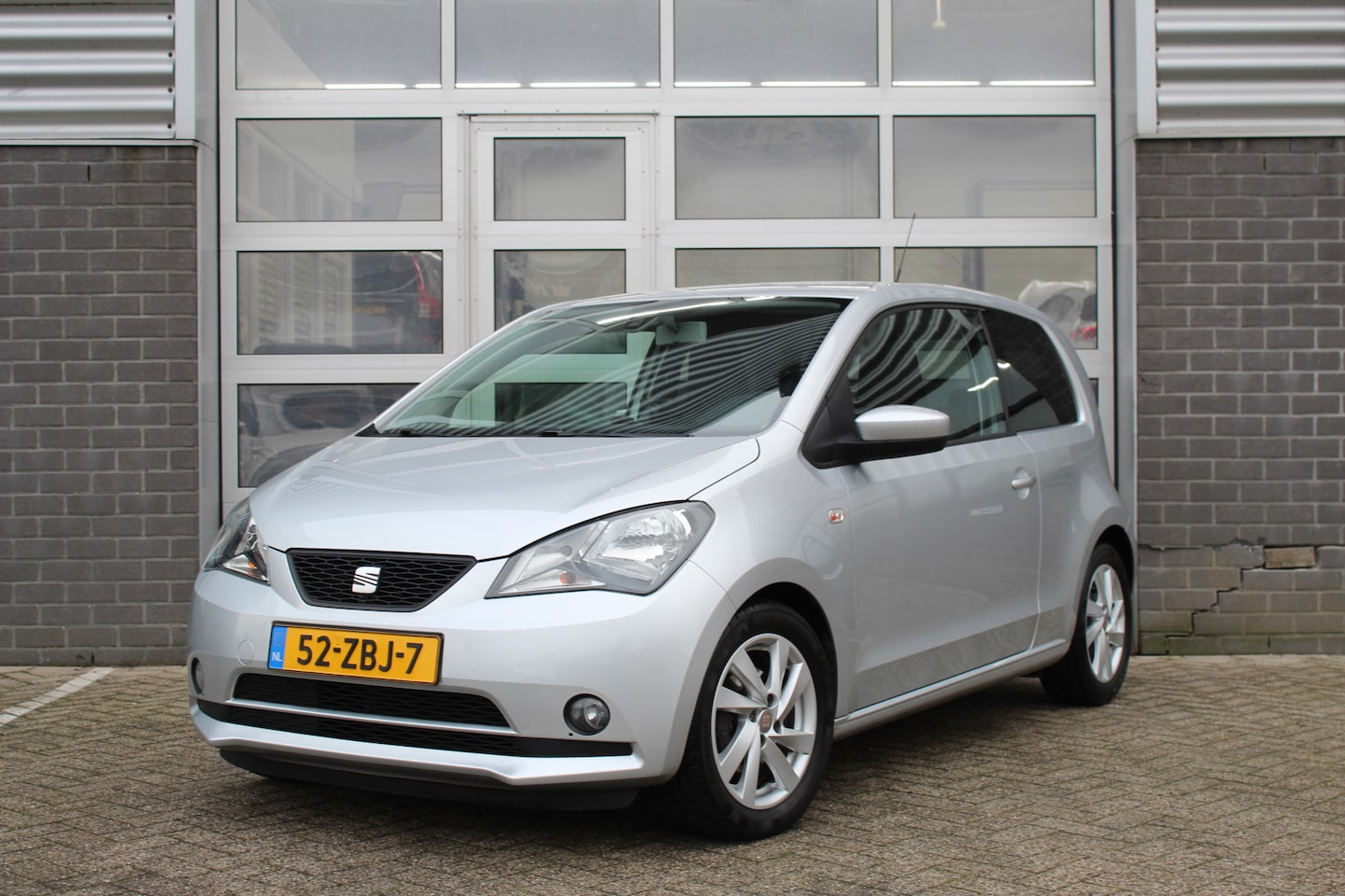 Seat Mii - 1.0 Style Sport 75PK / Airco / Cruise / Navigatie / N.A.P. - AutoWereld.nl