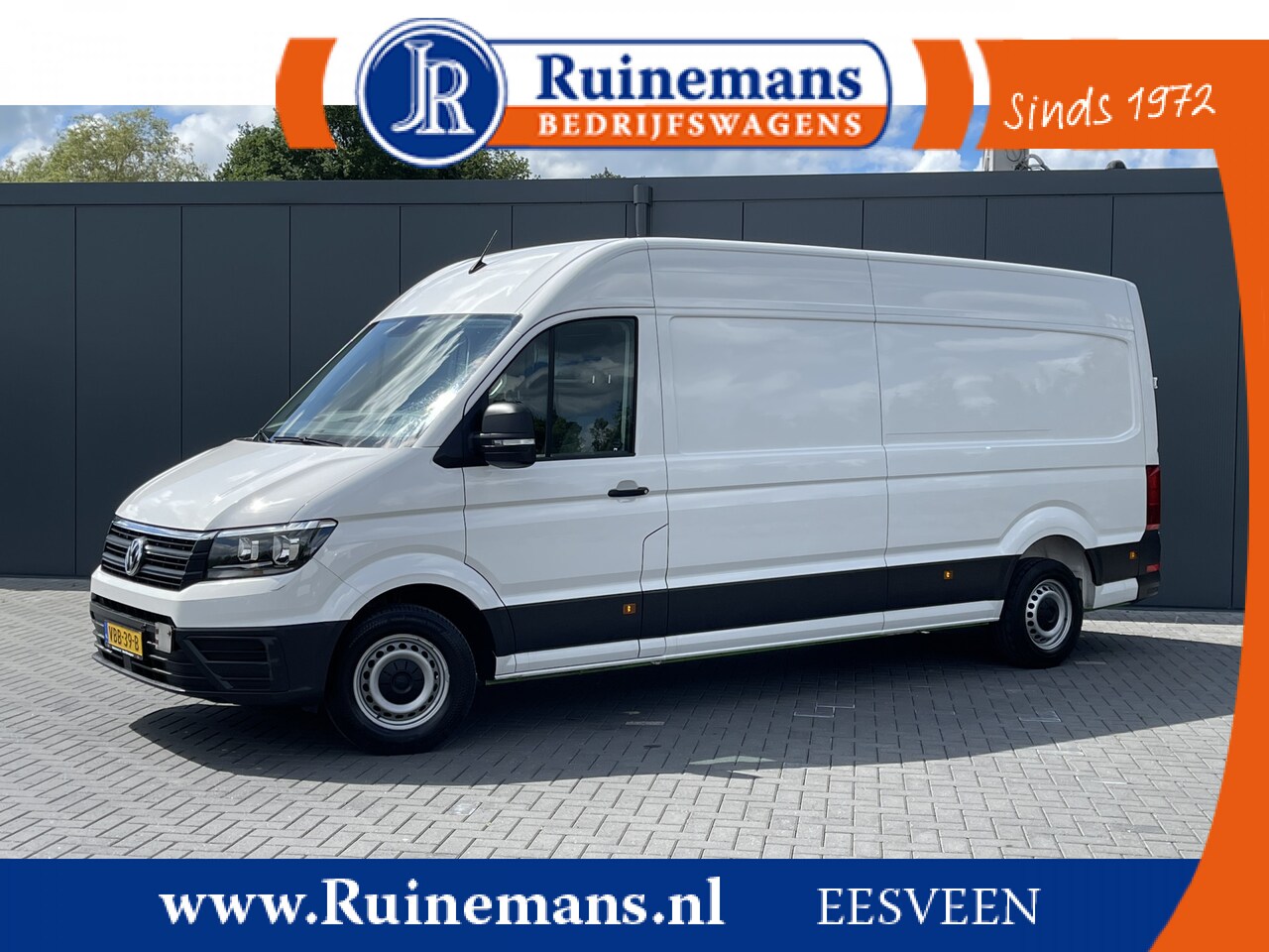 Volkswagen Crafter - 2.0 TDI 140 PK AUTOMAAT / L4H3 / 1e EIG. / AIRCO / CRUISE / GEVEERDE STOEL / TREKHAAK - AutoWereld.nl