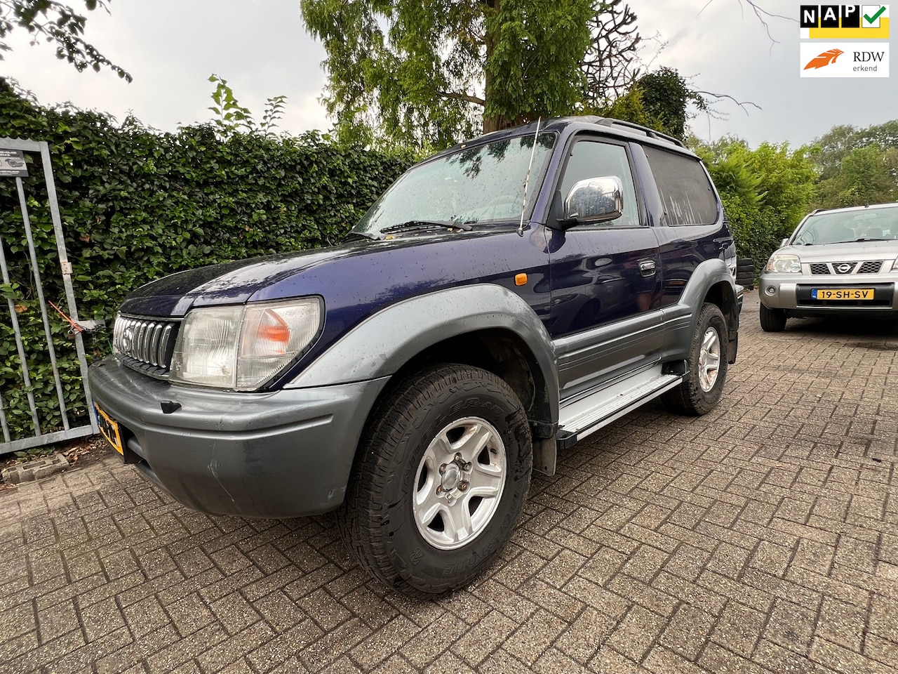 Toyota Land Cruiser 90 - LandCruiser 3.0 HR Blind Van / 4x4 / airco / nap - AutoWereld.nl