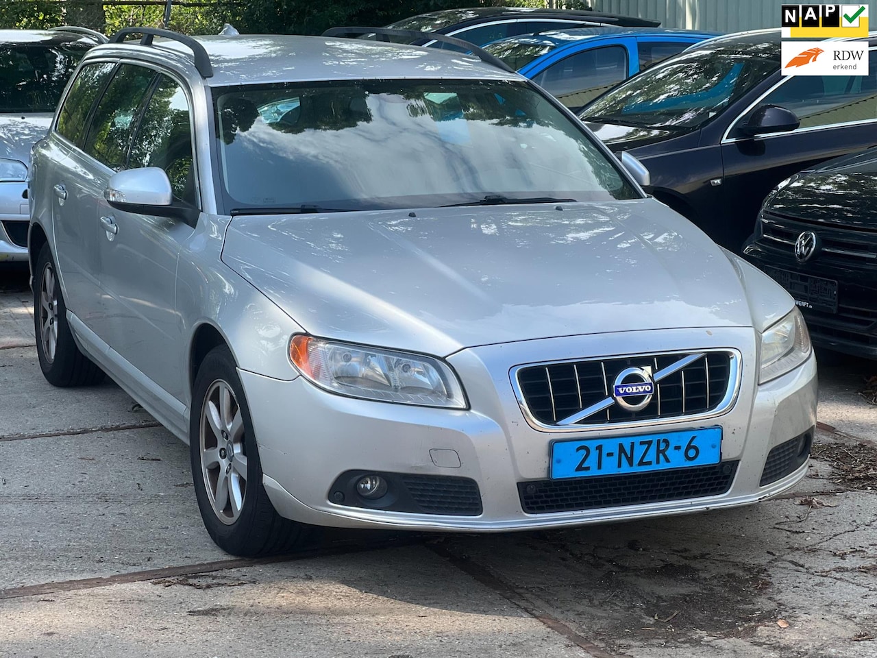 Volvo V70 - 2.0 D3 Kinetic Motor kapot - AutoWereld.nl