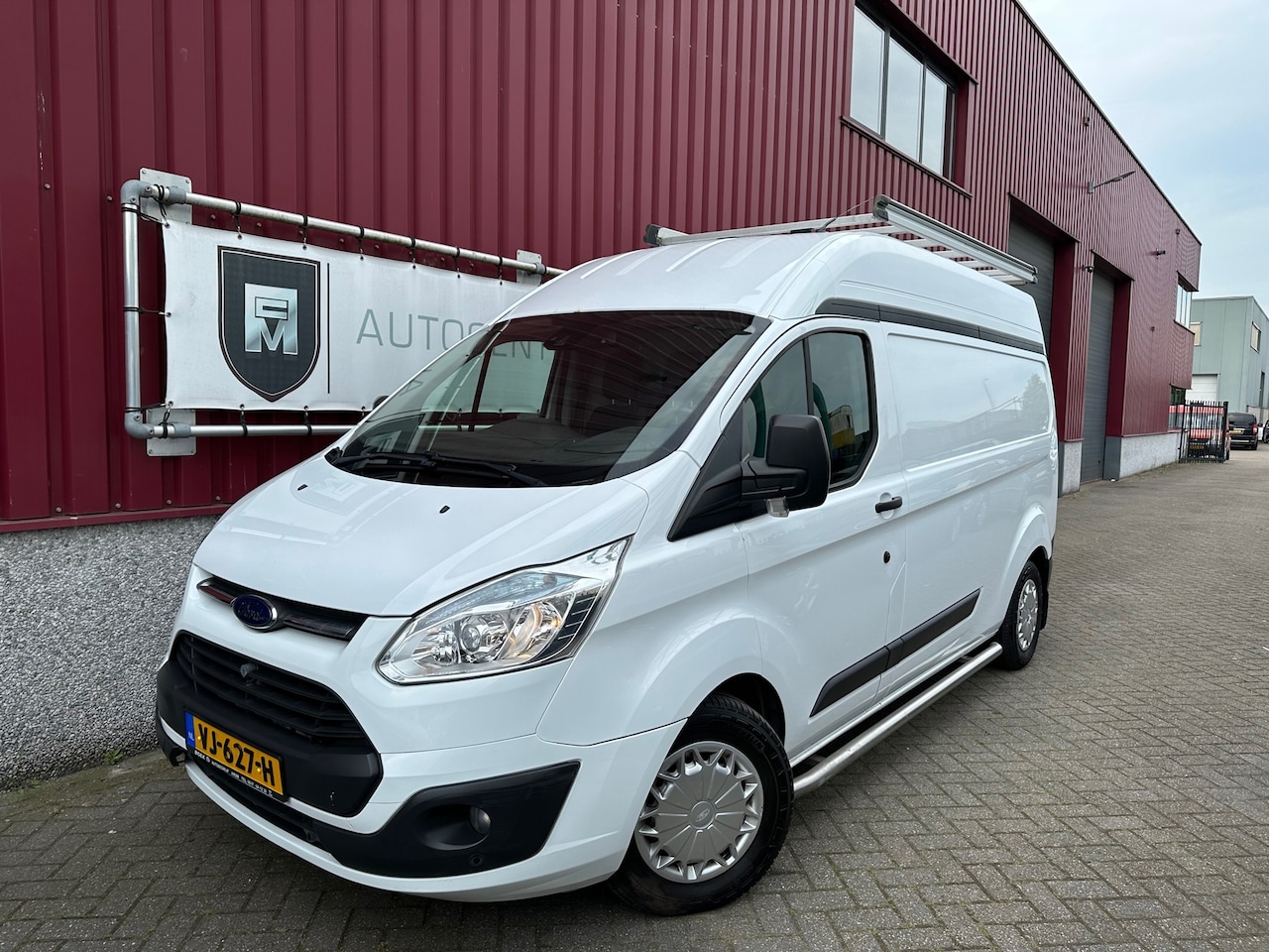 Ford Transit Custom - 310 2.2 TDCI L2H2 Trend // 134 DKM NAP // Navi // PDC // Trekhaak - AutoWereld.nl