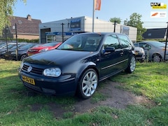 Volkswagen Golf - 1.6-16V Comfortline apk/clima/lmv