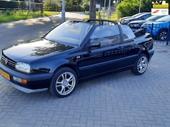 Volkswagen Golf Cabriolet - 1.8