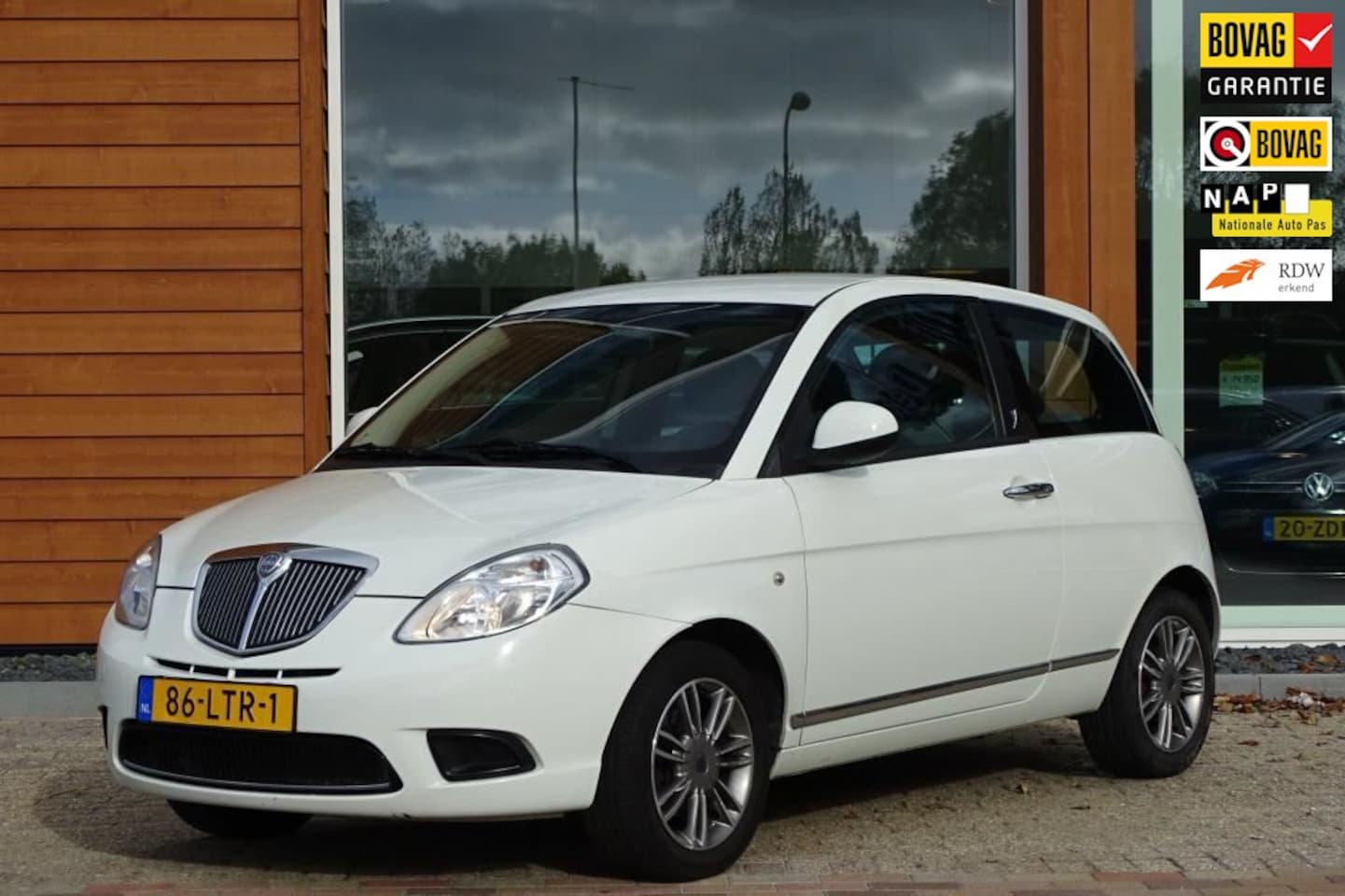 Lancia Y(psilon) - Ypsilon 1.2 Argento 60-Pk 3-Drs - AutoWereld.nl