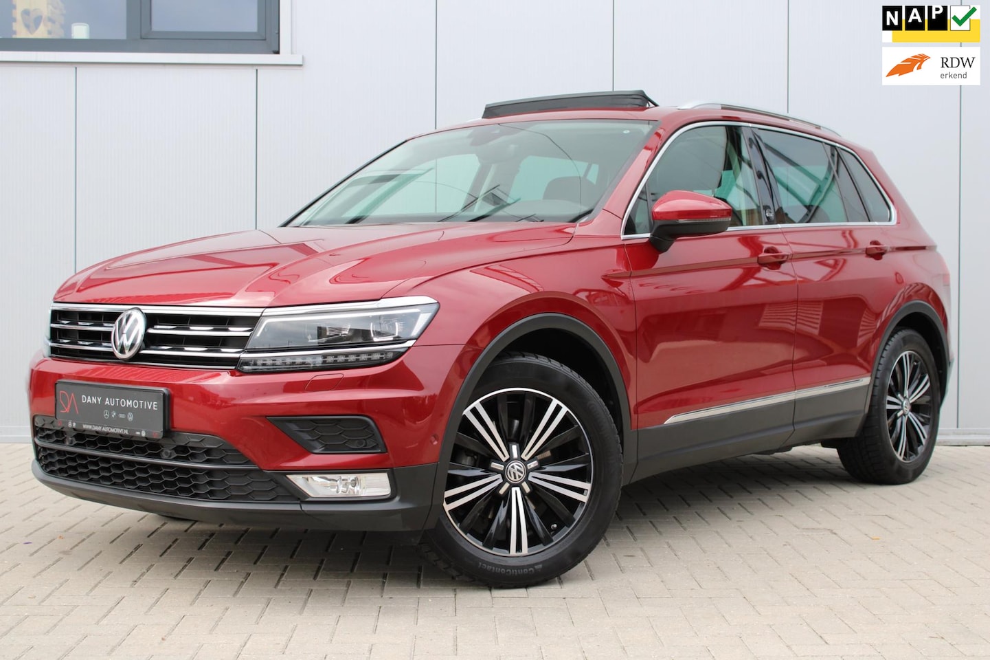 Volkswagen Tiguan - 1.4 TSI ACT Highline Sound DSG I PANO I LED I NAVI I CARPLAY I CAM I VIRTUAL I DEALER ONDE - AutoWereld.nl