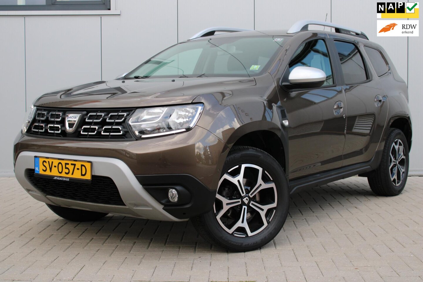 Dacia Duster - 1.2 TCe Prestige 1e EIGENAAR I KEYLESS I CAMERA I CRUISE I DODE HOEK I NAP I - AutoWereld.nl