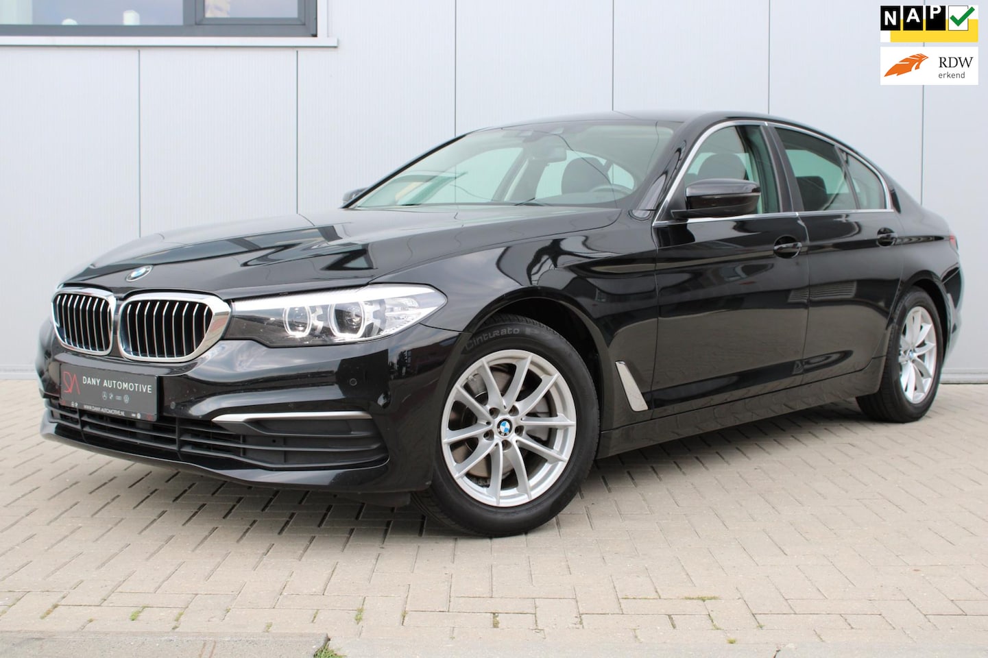 BMW 5-serie - 520i High Executive I AUTOMAAT I LED I CAMERA I ELEK. STOELEN I LEDER I CRUISE I - AutoWereld.nl