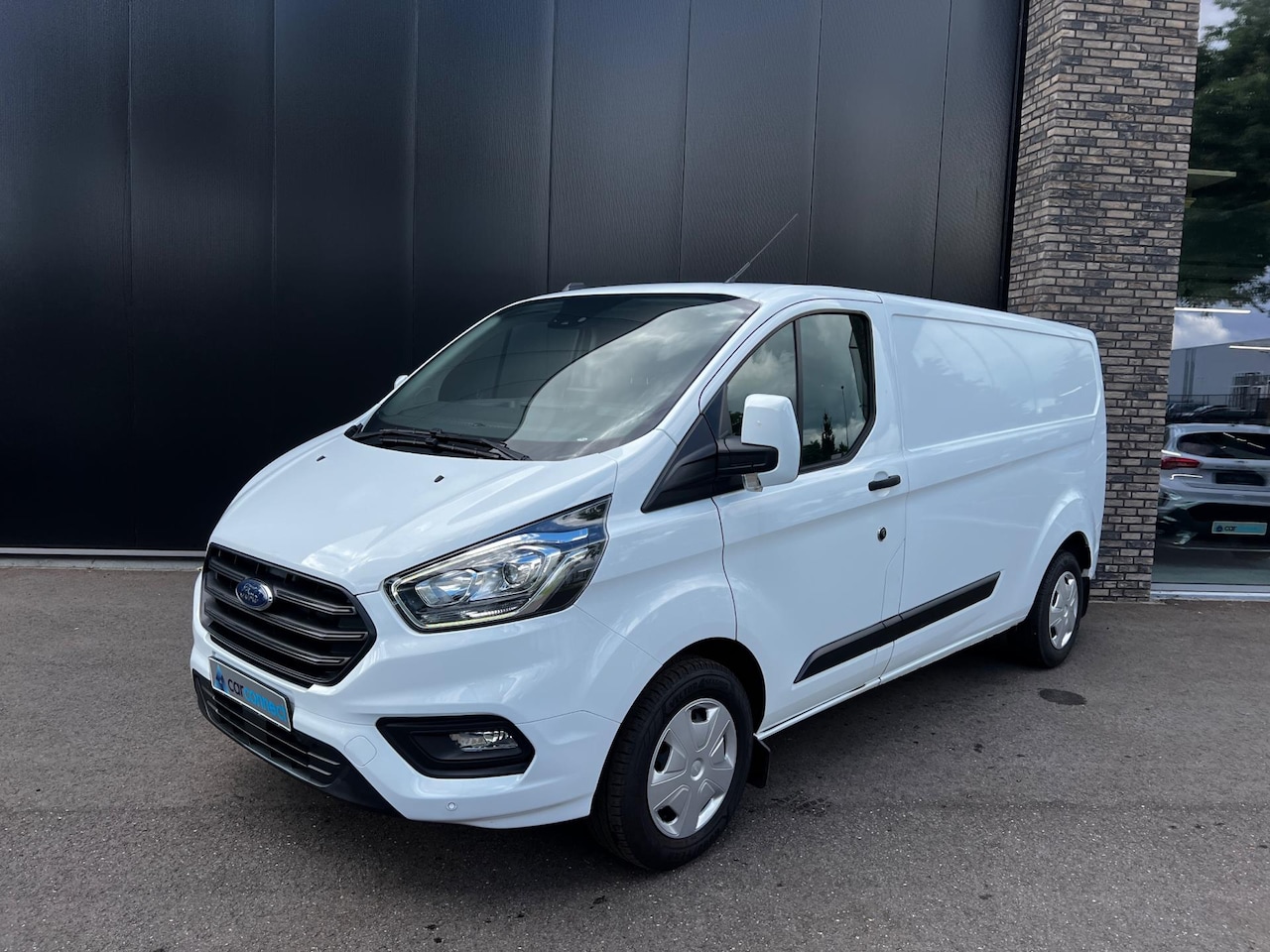 Ford Transit Custom - 320 2.0 TDCI 130pk L2H1 Trend Navi, PDC, Camera, Winter pack etc. etc. - AutoWereld.nl