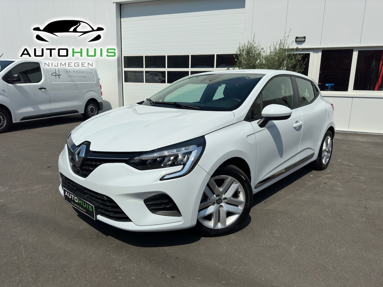 Renault Clio - 1.6 E-TECH Hybrid 145 Equilibre 1.6 E-Tech Hybrid 145 Equilibre - AutoWereld.nl