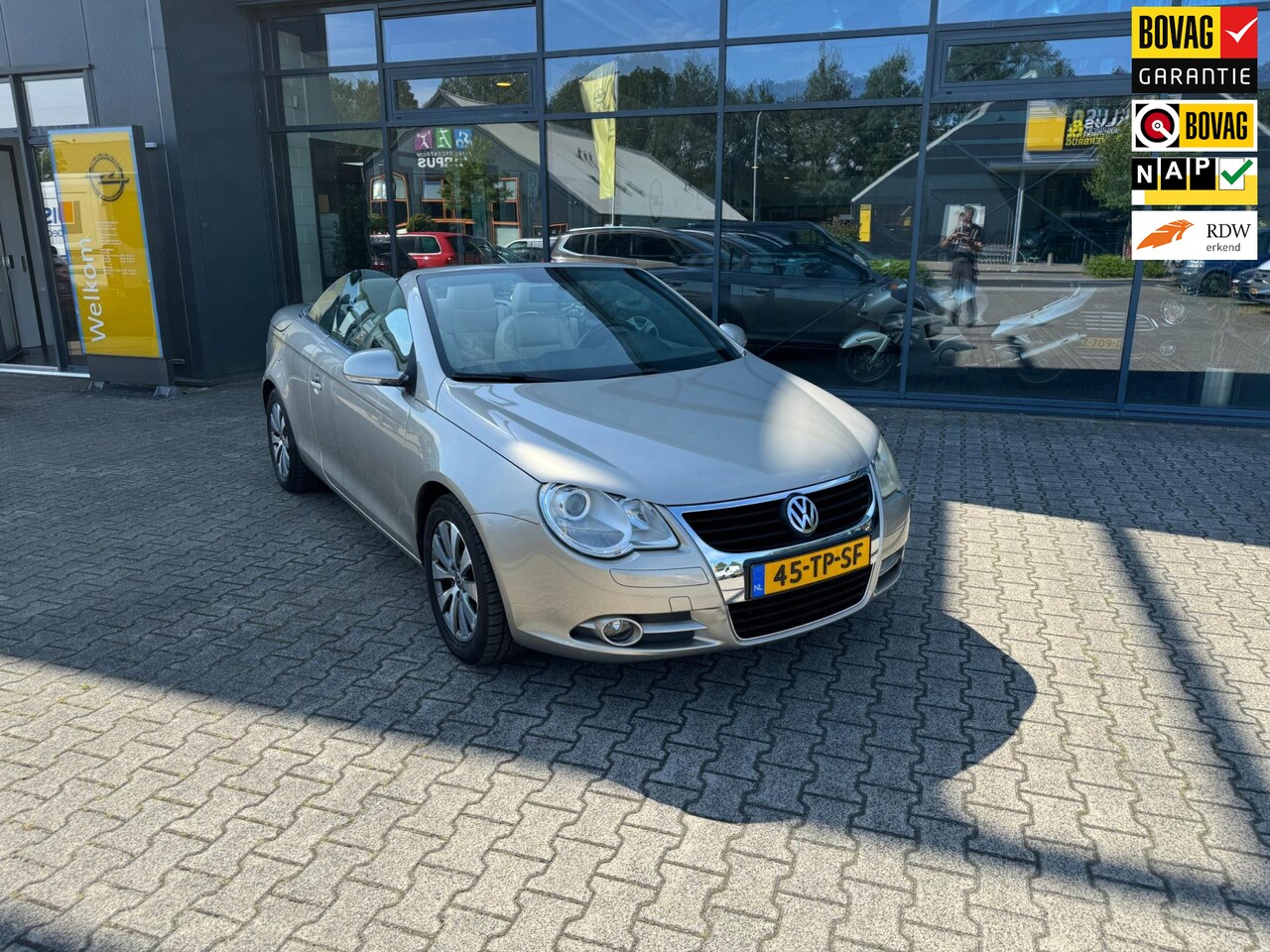 Volkswagen Eos - 2.0-16v FSI VOL LEER - AutoWereld.nl