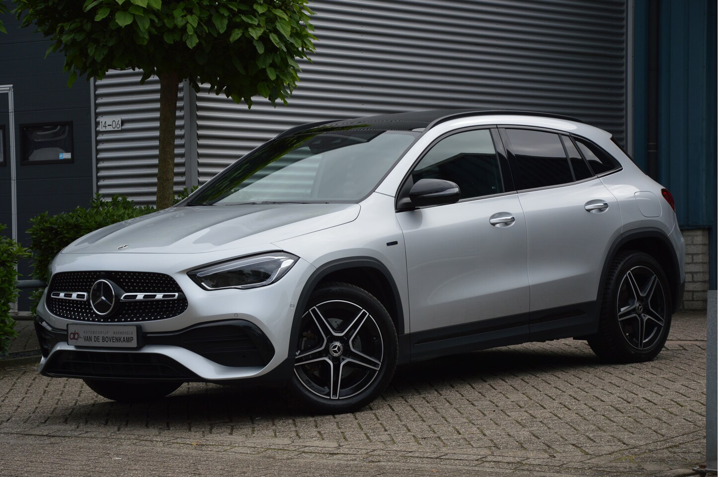 Mercedes-Benz GLA-Klasse - 250 e AMG-LINE | PANODAK | LED | DISTRONIC | MEMORY | ALARM | SFEERVERL | ENZ - AutoWereld.nl