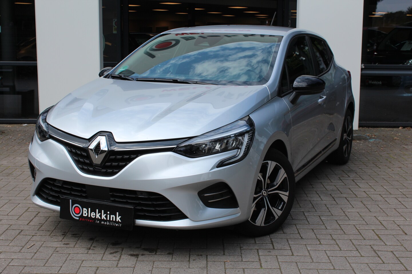 Renault Clio - 1.0 TCe 90 Evolution Navigatie, Winterpakket,PDC +Camera - AutoWereld.nl