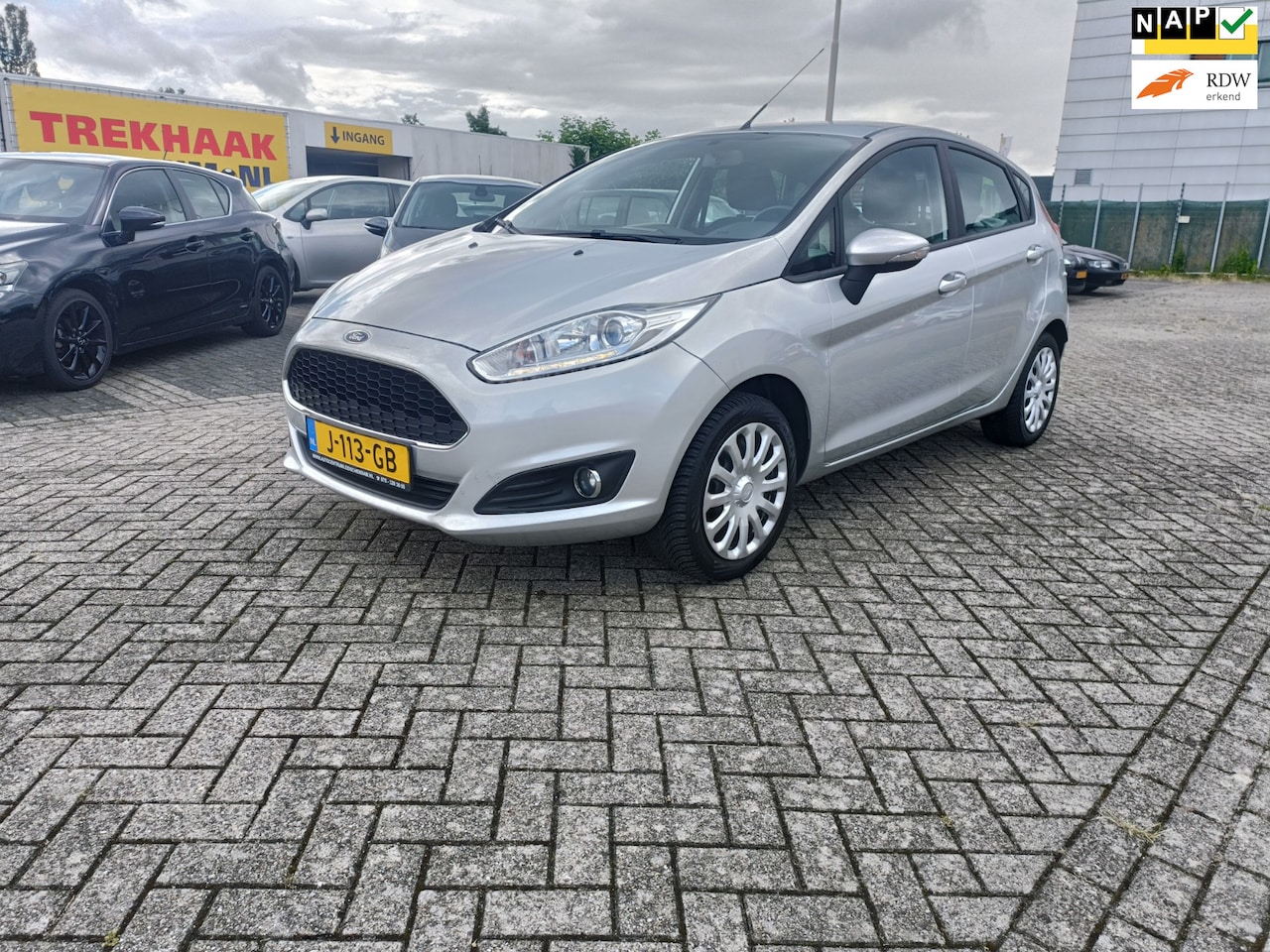 Ford Fiesta - 1.0 2016/PARKSENS/NIEUW APK/TREKHAAK - AutoWereld.nl