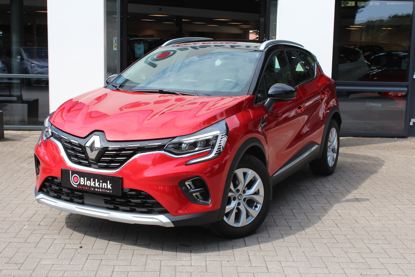 Renault Captur - 1.3 TCe 140 PK Intens EDC Automaat,Navigatie, winterpakket, Trekhaak - AutoWereld.nl