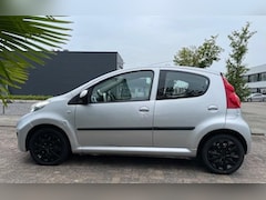 Peugeot 107 - 1.0-12V XS APK Gek. 03-2025 Serviceboekjes 5-Deurs