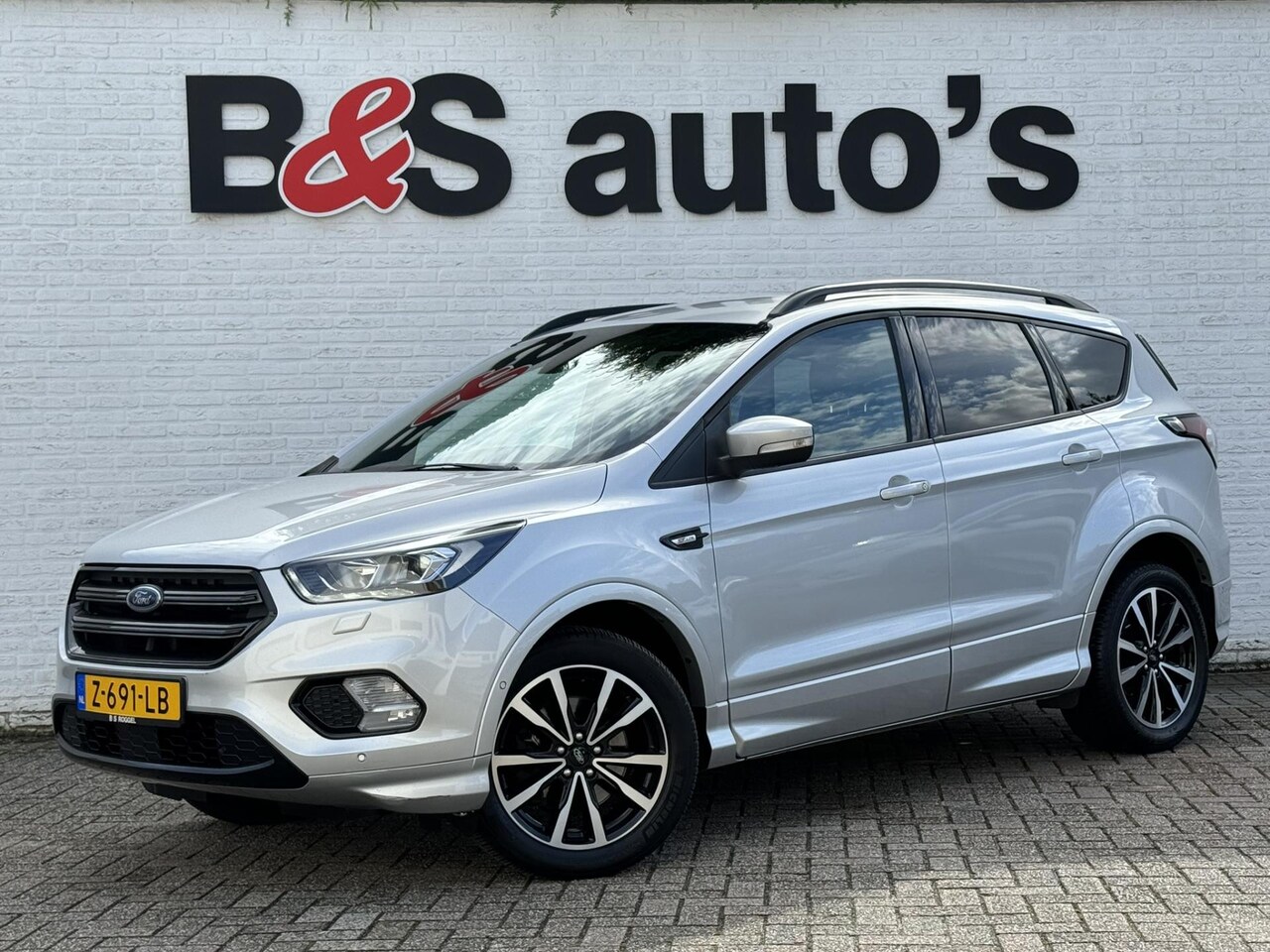 Ford Kuga - 1.5 EcoBoost ST Line Automaat Trekhaak Carplay Navigatie Pdc rondom Dealer onderhouden - AutoWereld.nl