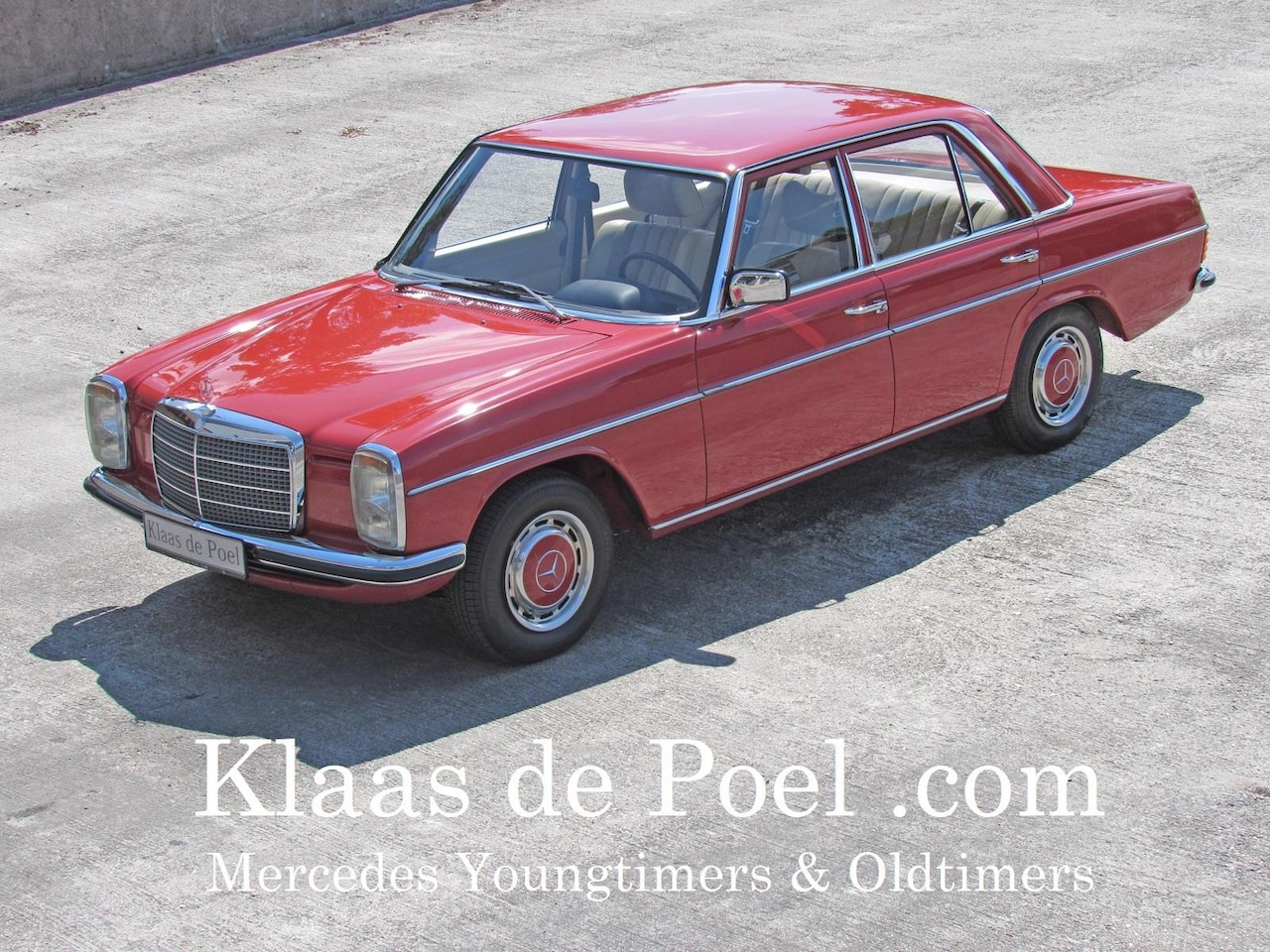 Mercedes-Benz 200-280 (W115) - W115 220D 25.000 km karneolrot 95% eerste lak - AutoWereld.nl