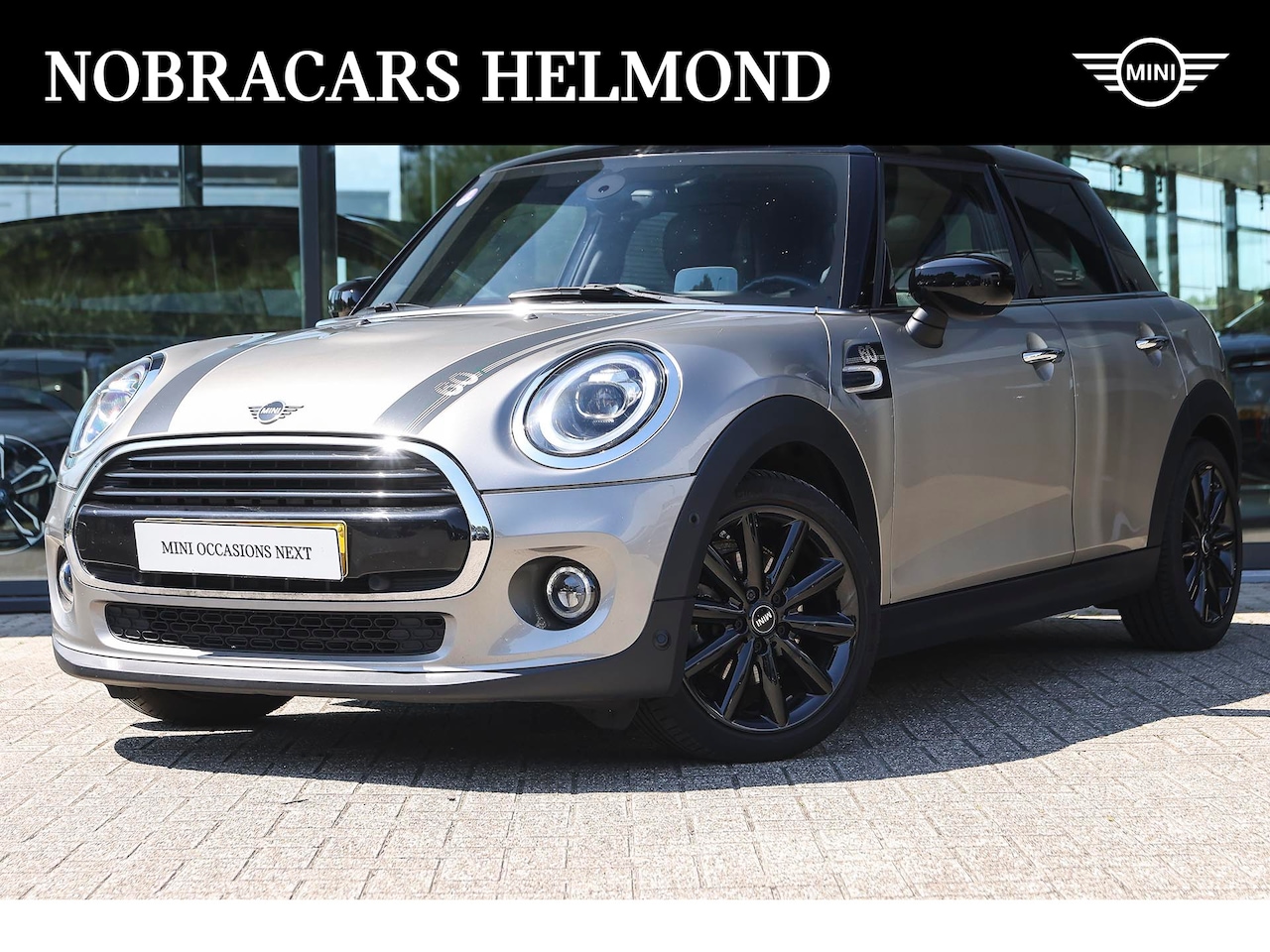 MINI Cooper - Hatchback 60 Years Chili Automaat / Panoramadak / Stoelverwarming / Cruise Control / LED / - AutoWereld.nl