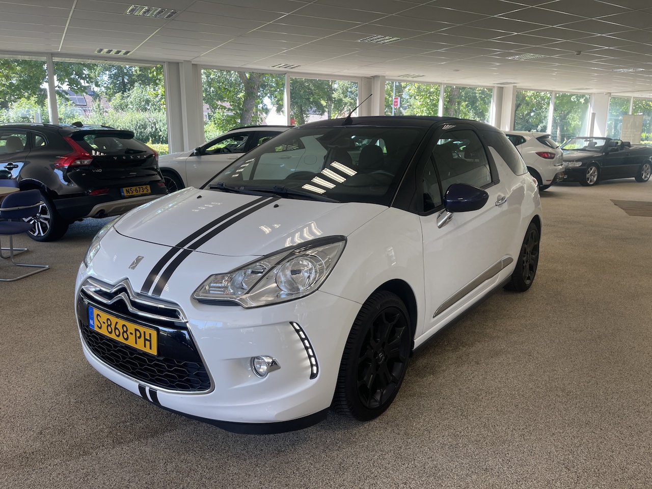 Citroën DS3 Cabrio - 1.6 VTi So Chic 1.6 VTi So Chic - AutoWereld.nl