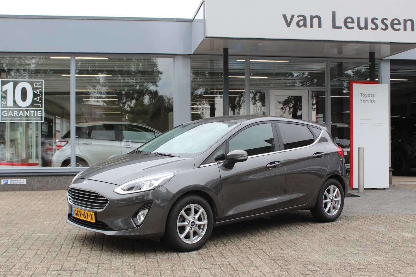 Ford Fiesta - TITANIUM 5-DEURS APPLE/ANDROID STOEL-STUUR & VOOR RUIT VERW DAB CRUISE PRIVACY-GLASS PARK- - AutoWereld.nl