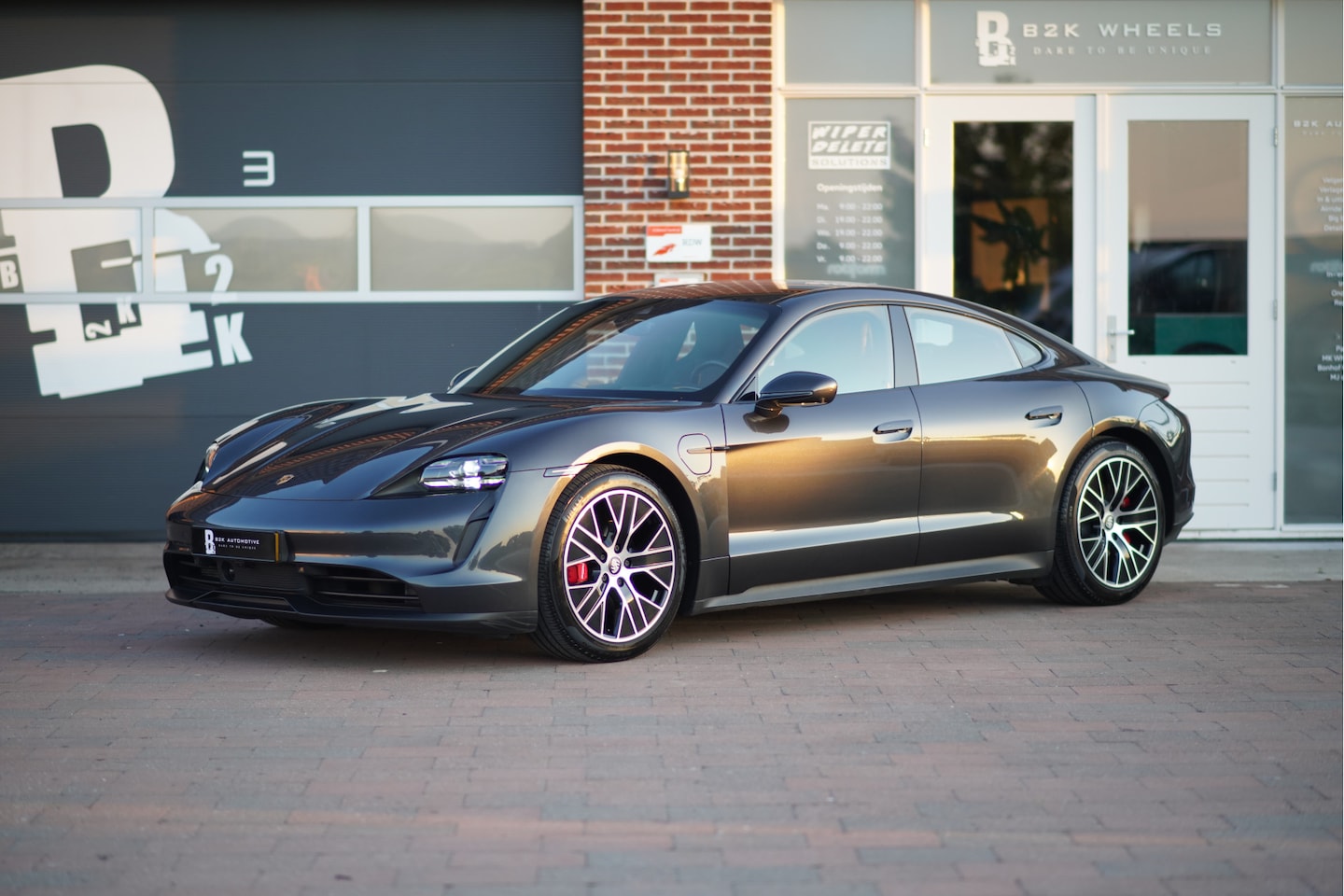 Porsche Taycan - 4S Performance 84 kWh | Pano | Chrono | NL Auto 1e eigenaar | - AutoWereld.nl