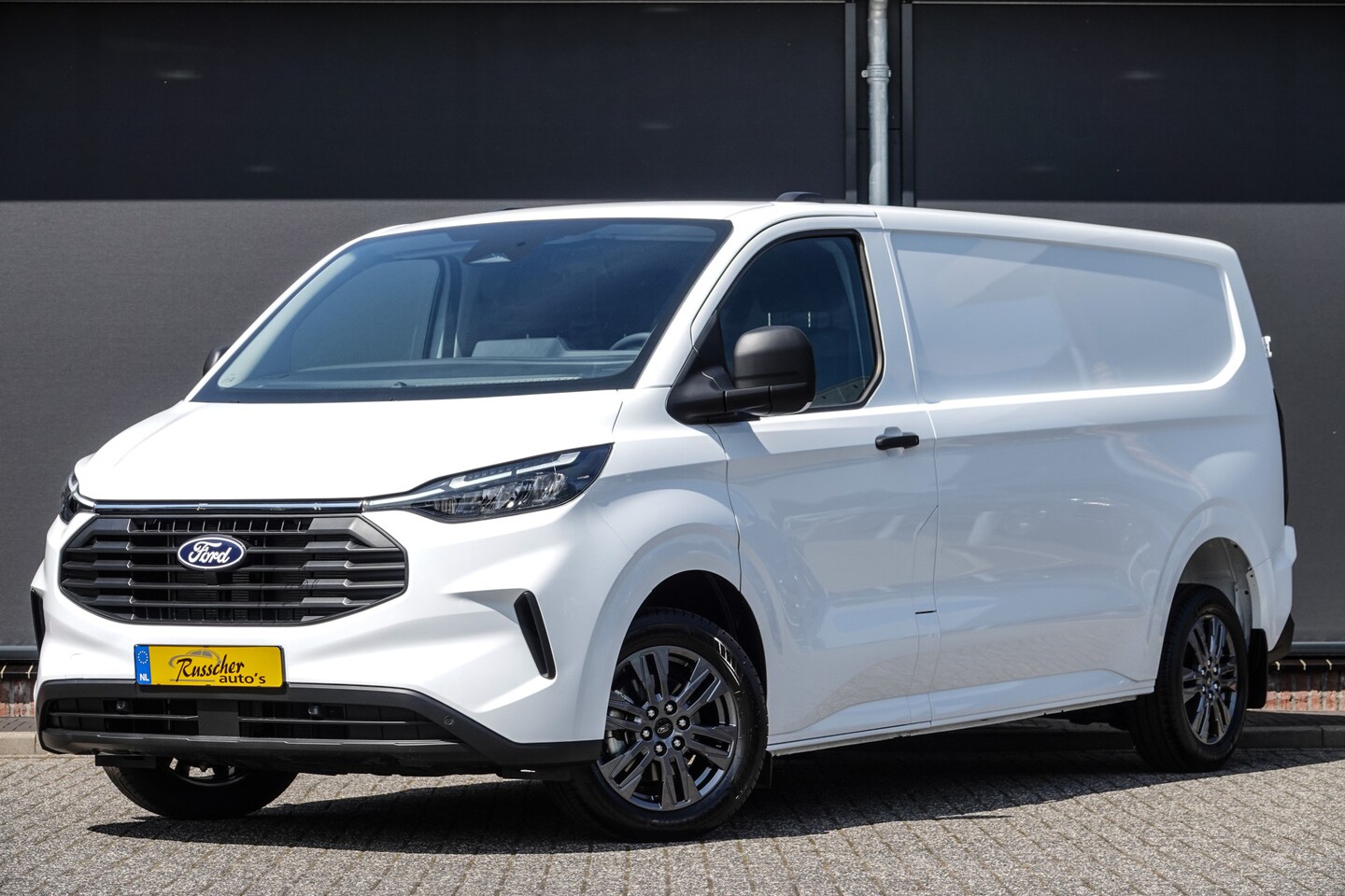 Ford Transit Custom - L2H1 2.0Tdci 136Pk | Trend | Frozen White | 17'' - AutoWereld.nl