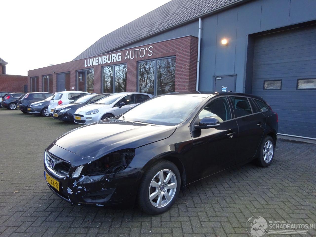 Volvo V60 - V-60 1.6 T3 Kinetic AUTOMAAT NAVI CLIMA 110KW - AutoWereld.nl