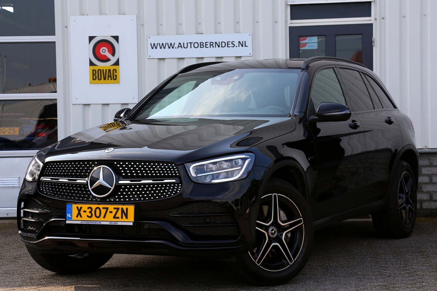 Mercedes-Benz GLC-klasse - 300e 320PK PHEV Plug in 4MATIC AMG*1ste Eig*BTW*Perfect Onderh.*Night pakket/Digi. Klokken - AutoWereld.nl