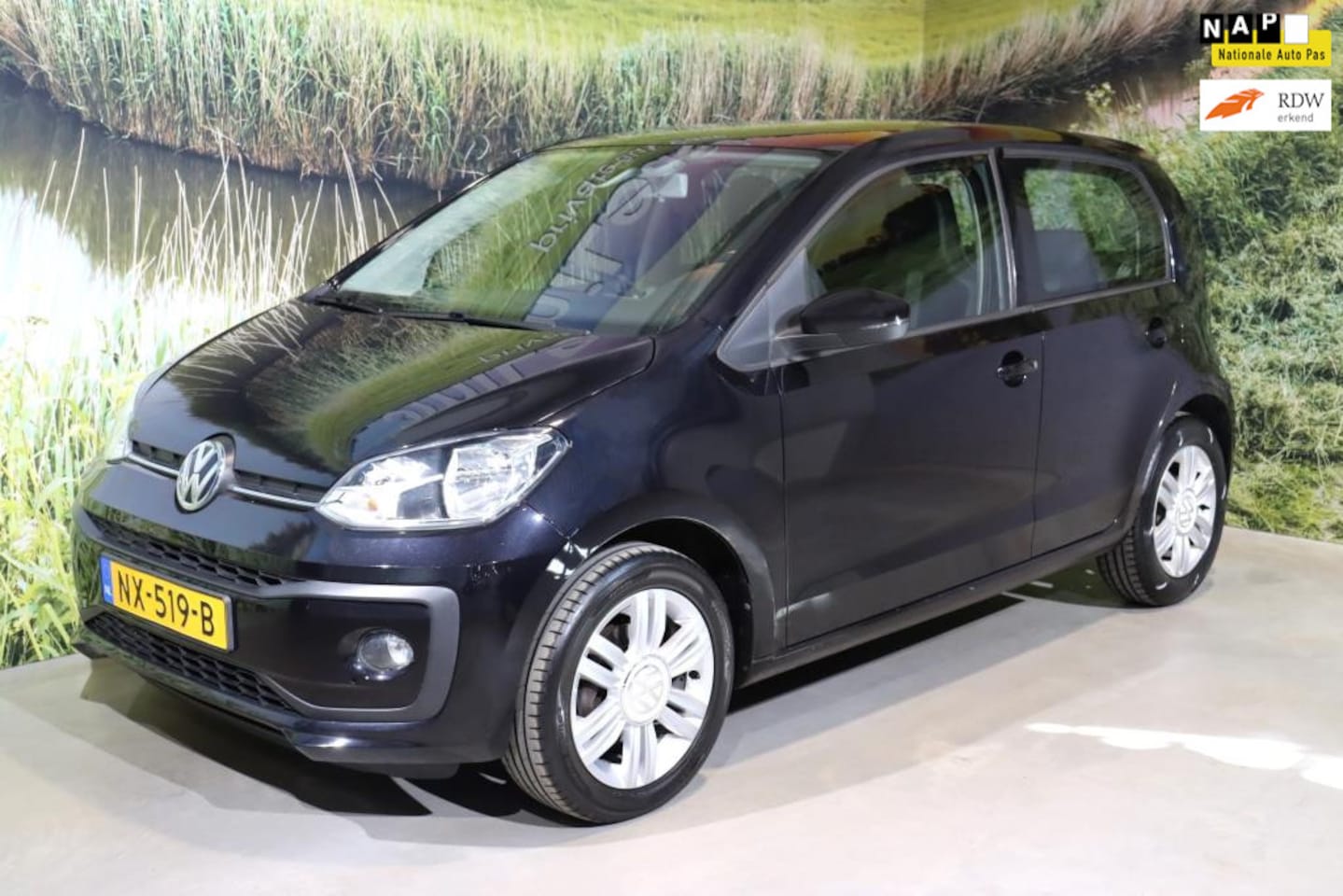 Volkswagen Up! - 1.0 BMT High up! | LM VELG | STLVWM | PDC - AutoWereld.nl