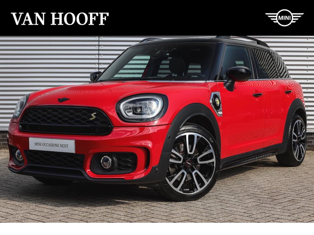 MINI Countryman - Cooper S E ALL4 JCW Automaat / Panoramadak / Achteruitrijcamera / Adaptieve LED / Park Ass - AutoWereld.nl