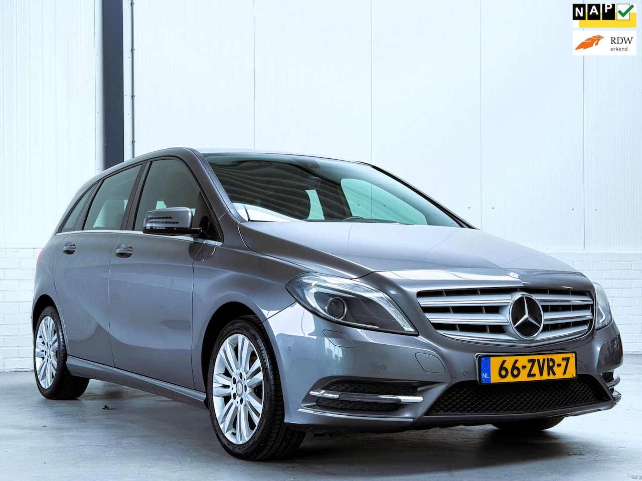 Mercedes-Benz B-klasse - 180 Ambition PDC|Trekhaak|Xenon - AutoWereld.nl