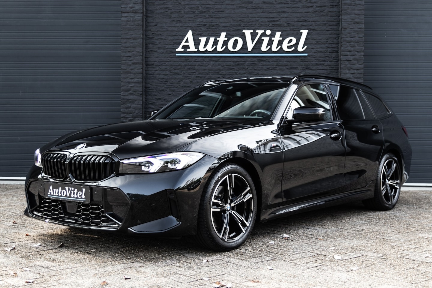 BMW 3-serie Touring - 320i M-Sport Steptronic | Adaptive Cruise | Sportstoelen | Camera | Fabrieksgarantie - AutoWereld.nl