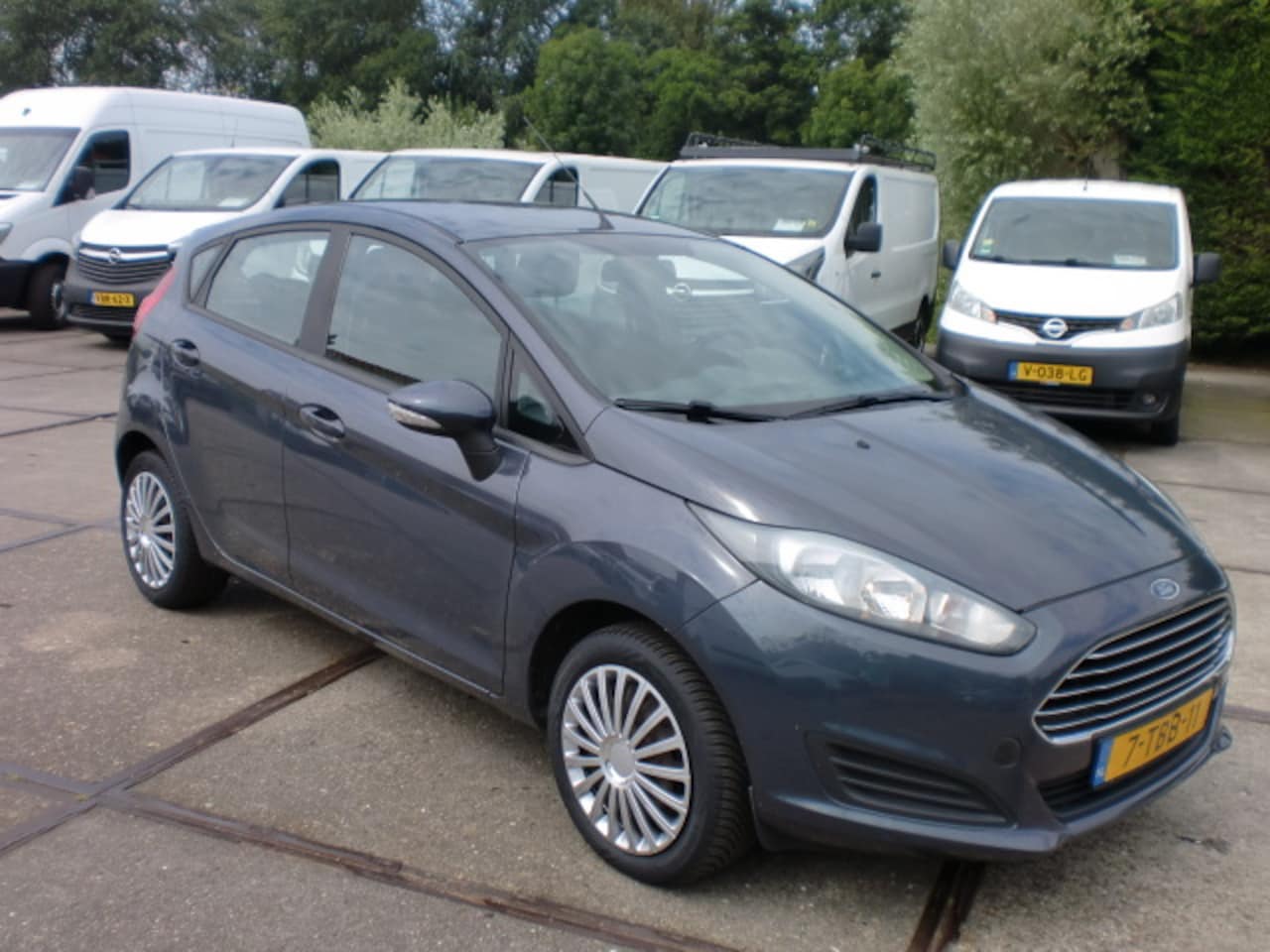 Ford Fiesta - 1.0 5DRS GRIJS BJ2014 APK1-25 AIRCO LEASE€110 - AutoWereld.nl