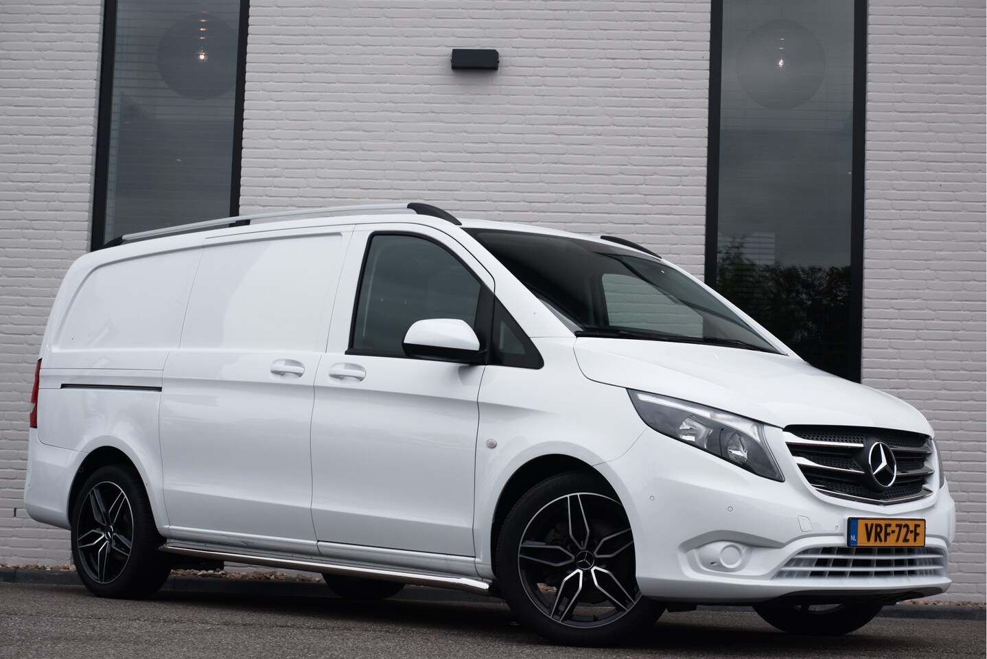 Mercedes-Benz Vito - 119 CDI / Automaat / Lang / 69.000 KM / PDC / Cruise / NIEUWSTAAT - AutoWereld.nl