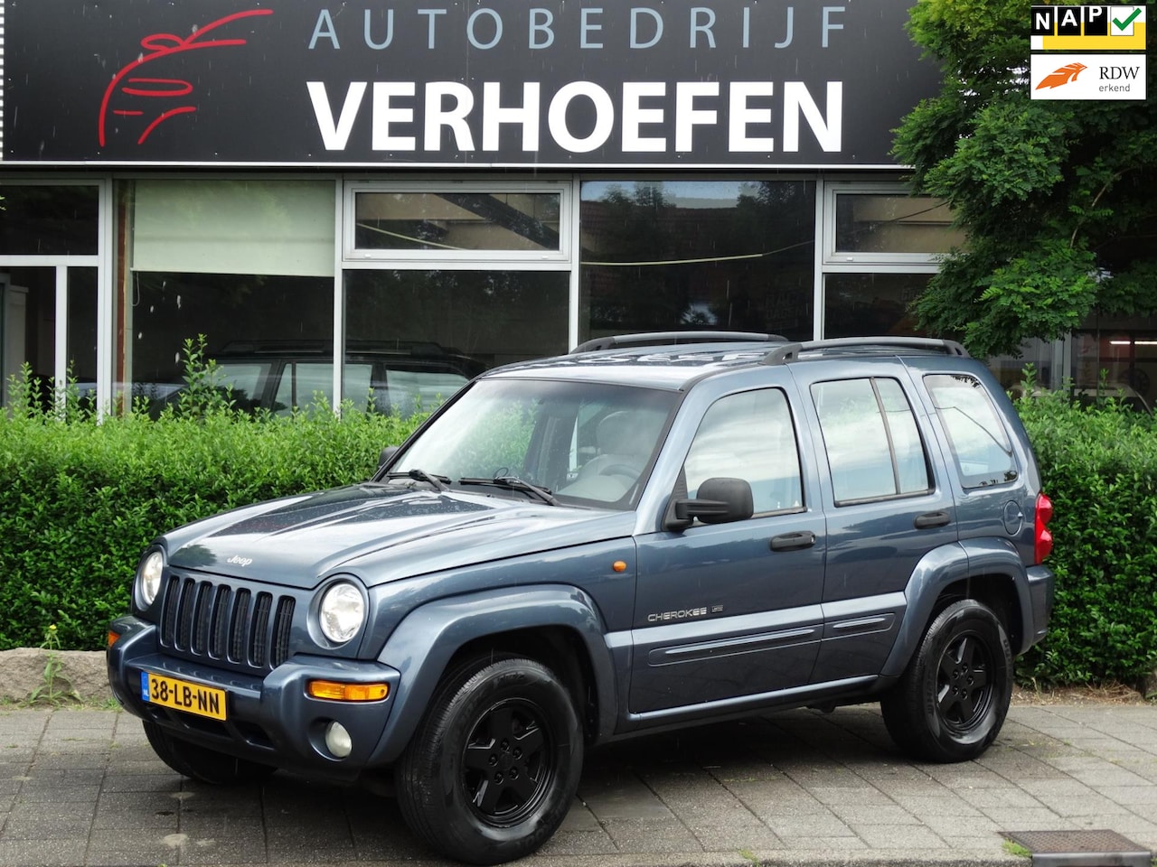 Jeep Cherokee - 3.7i V6 Sport Plus - AUTOMAAT - STOEL VERW - LEDER - TREKHAAK - CRUISE - AIRCO ! - AutoWereld.nl